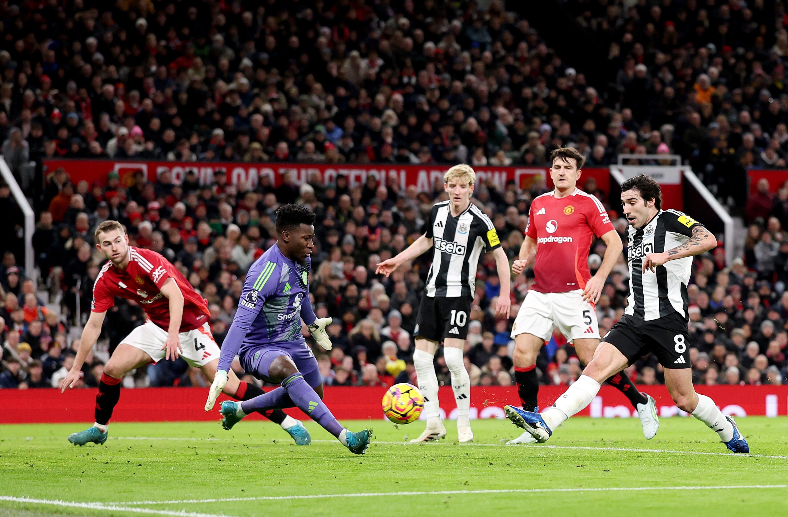 Nhận định soi kèo Newcastle vs Man United lúc 22h30 ngày 13/4/2025