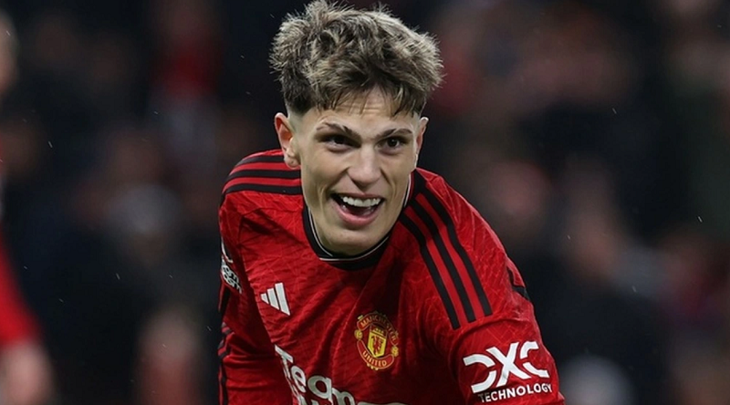 Chelsea đổi ý, muốn tái chiêu mộ trụ cột của Man Utd