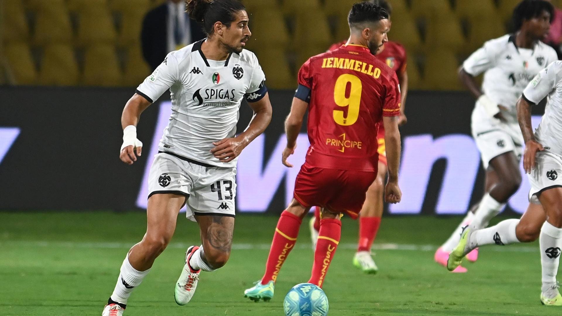 Nhận định soi kèo Catanzano vs Spezia lúc 01h30 ngày 22/5/2025
