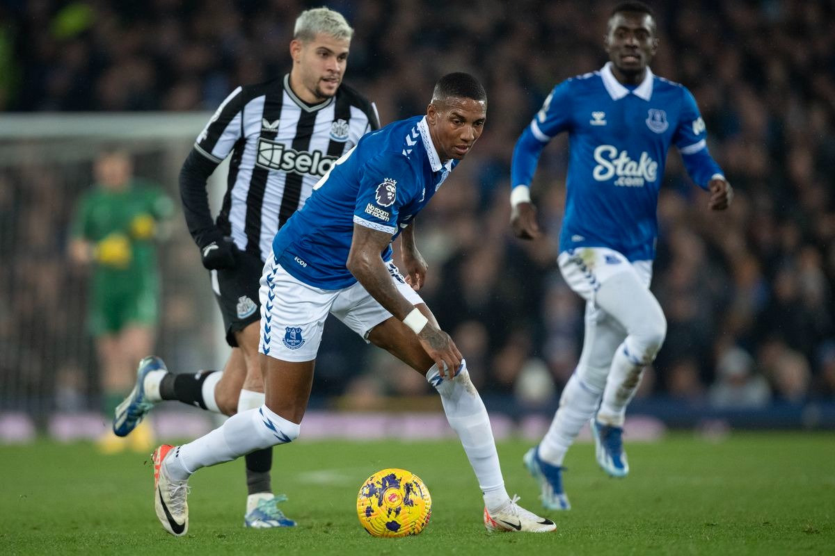 Nhận định soi kèo Newcastle vs Everton lúc 22h00 ngày 25/5/2025