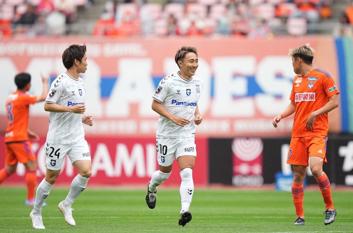 Nhận định soi kèo Fukuoka vs Albirex Niigata lúc 14h00 ngày 21/6/2025