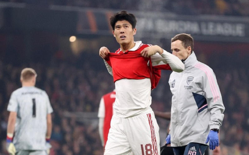 Tomiyasu chia tay Arsenal vì lý do sức khỏe, triệu fan tiếc nuối